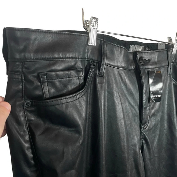 NWT Torrid Perfect Skinny Faux Leather High Rise Pant in Deep Black Size 22 - Picture 8 of 17